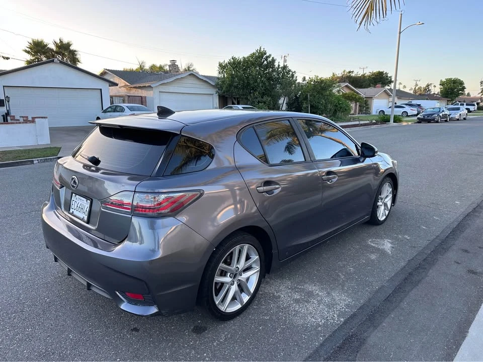 2015 Lexus CT - Image 2 of 11