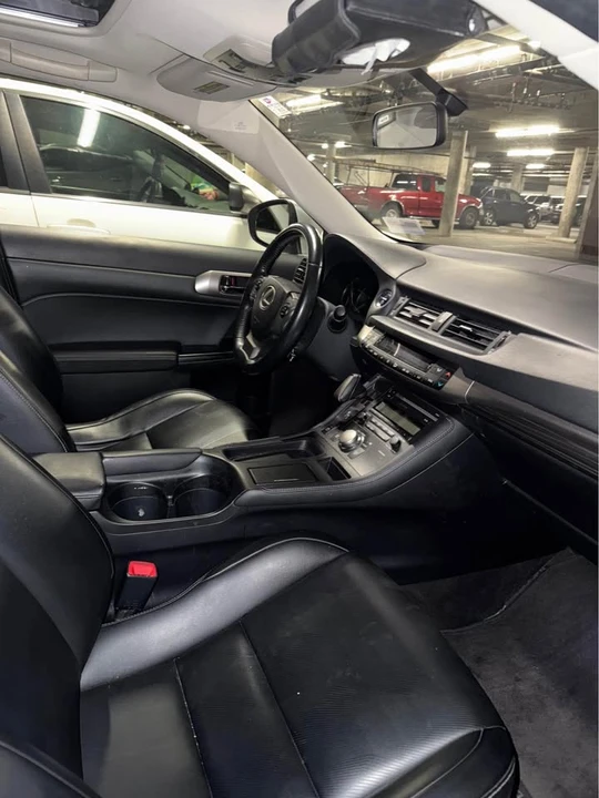 2015 Lexus CT - Image 2 of 7