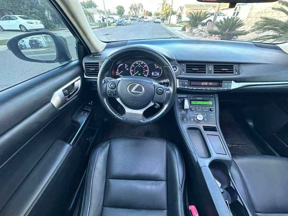 2015 Lexus CT - Image 7 of 10