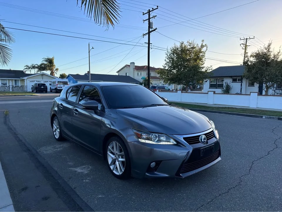 2015 Lexus CT - Image 4 of 11