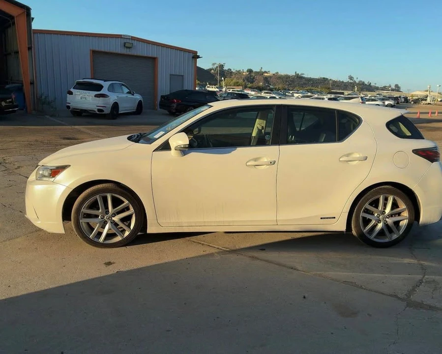 2015 Lexus CT - Image 3 of 8