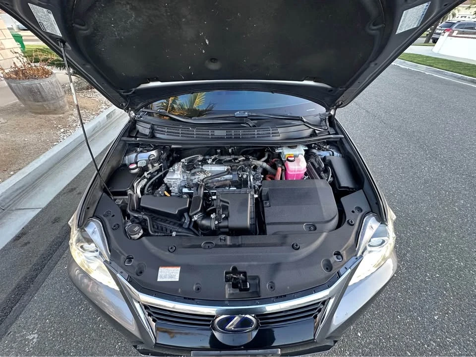 2015 Lexus CT - Image 10 of 11