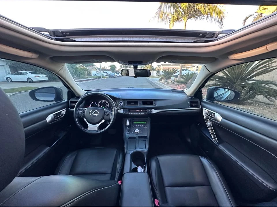 2015 Lexus CT - Image 8 of 11