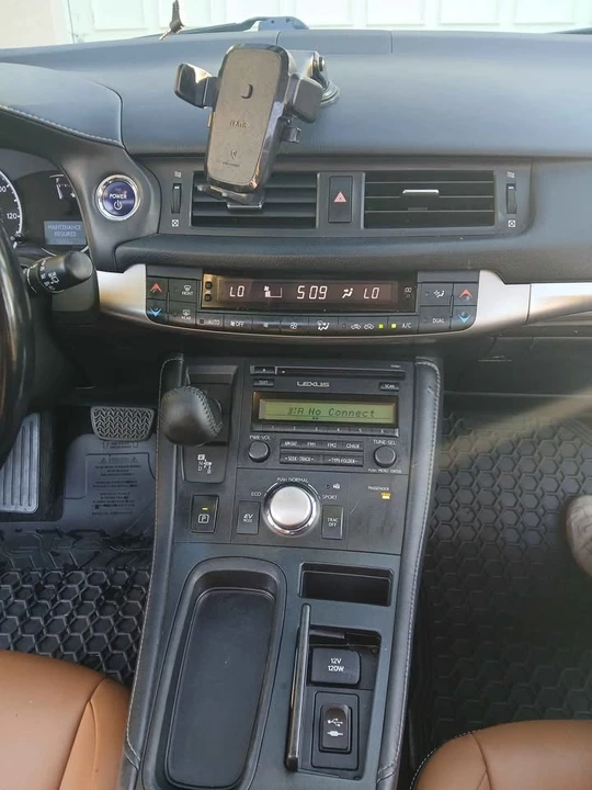 2015 Lexus CT - Image 19 of 20