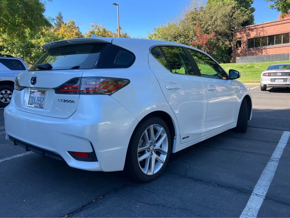 2015 Lexus CT - Image 4 of 12