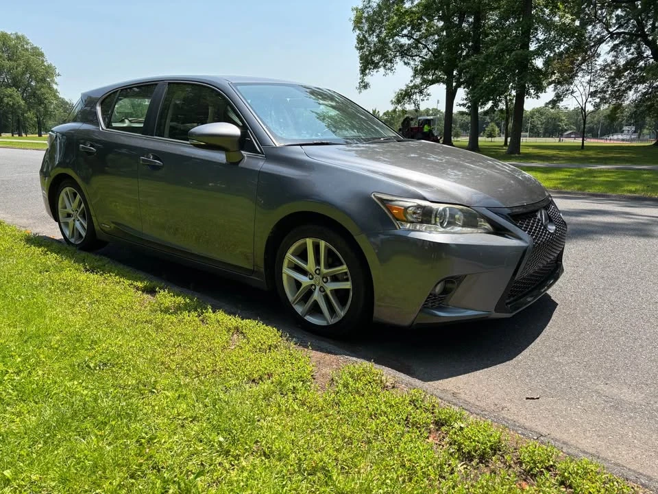 2015 Lexus CT - Image 2 of 10