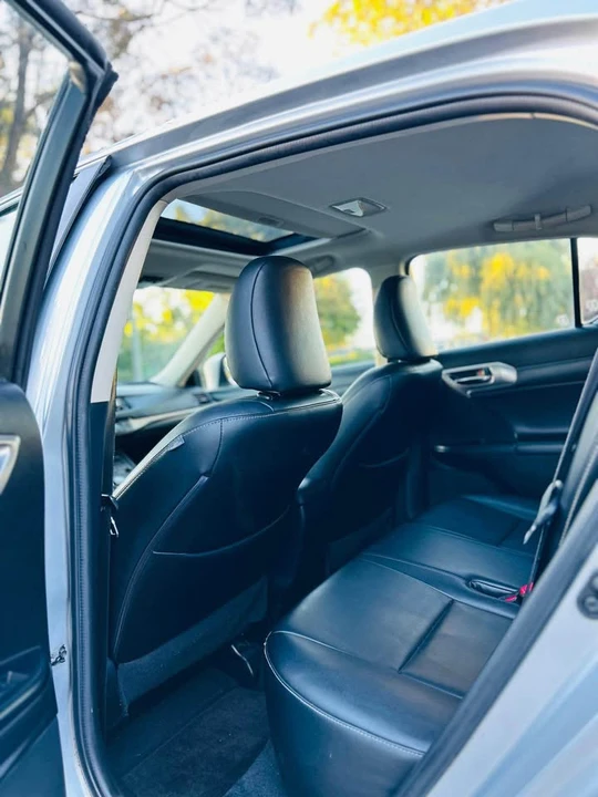 2015 Lexus CT - Image 5 of 20
