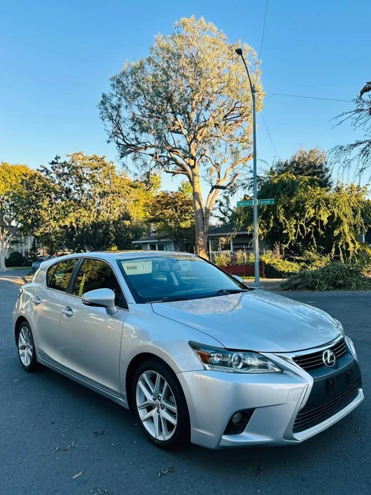 2015 Lexus CT - Image 11 of 20