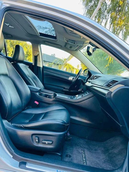 2015 Lexus CT - Image 7 of 20
