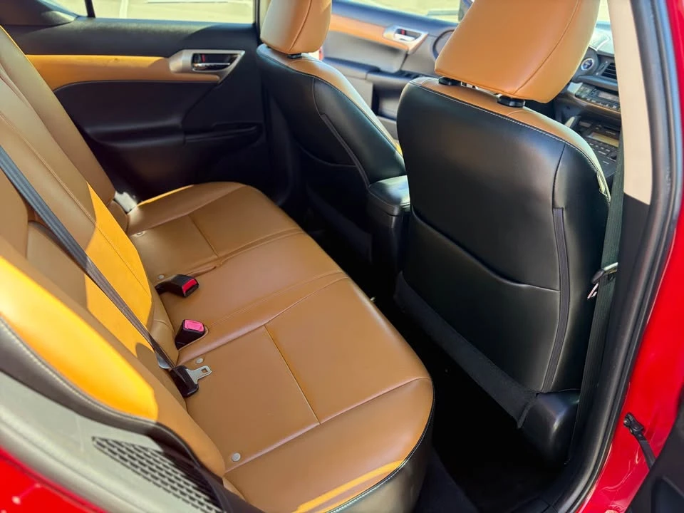 2015 Lexus CT - Image 8 of 17
