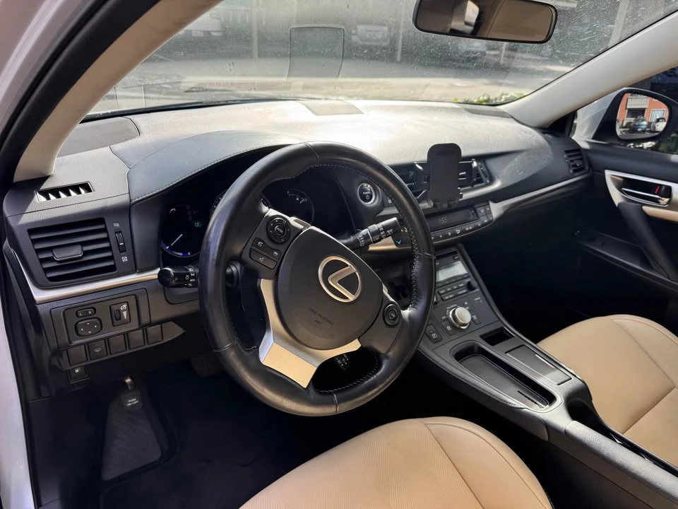 2015 Lexus CT - Image 7 of 9