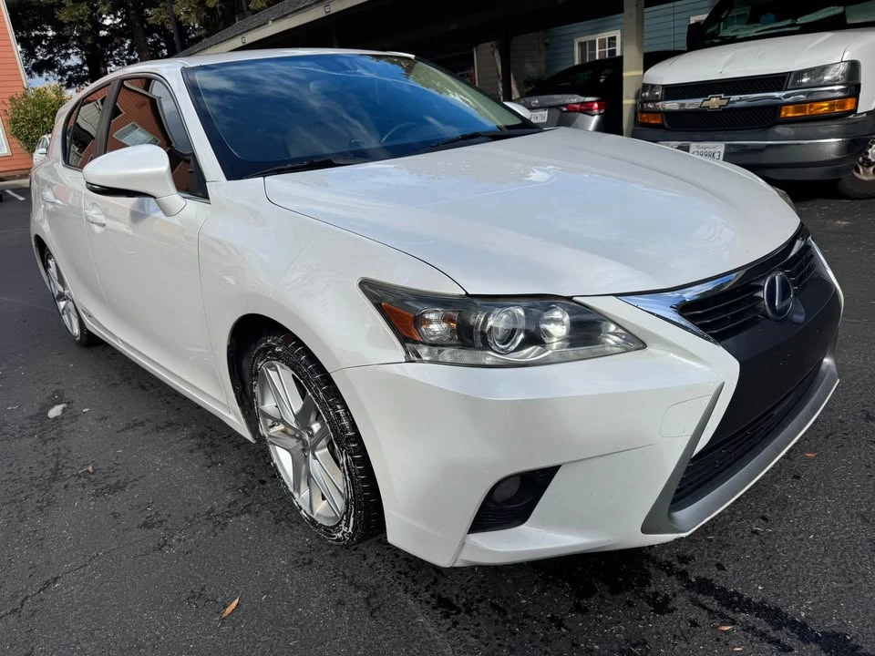 2015 Lexus CT - Image 8 of 9