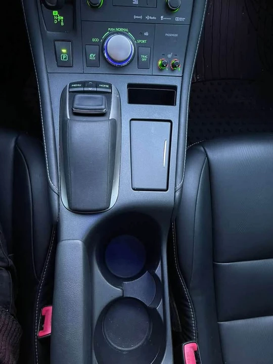 2015 Lexus CT - Image 17 of 20