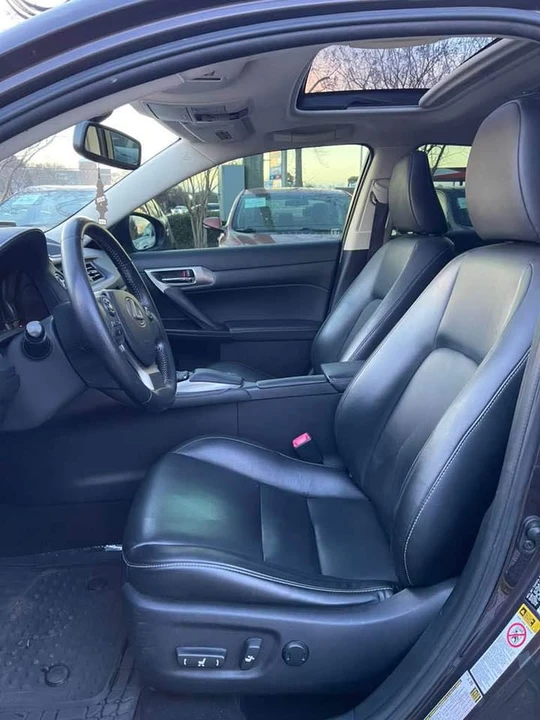 2015 Lexus CT - Image 9 of 20
