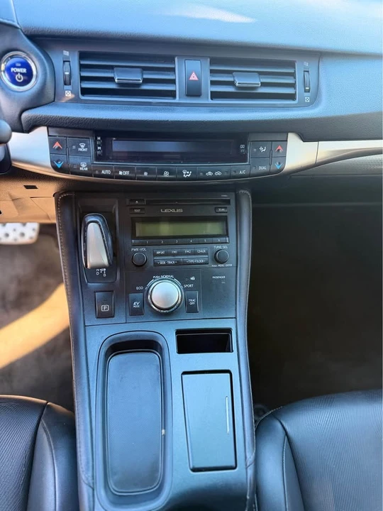 2015 Lexus CT - Image 8 of 8