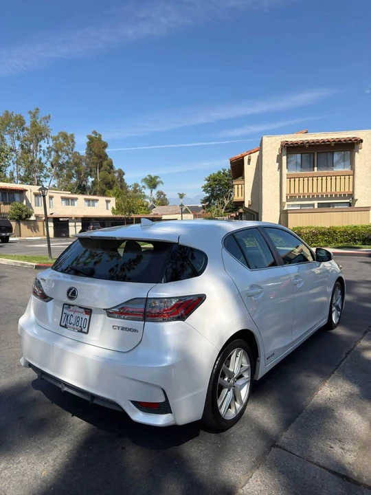 2015 Lexus CT - Image 4 of 10