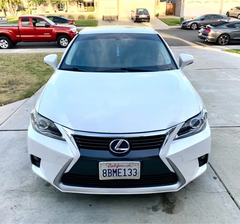 2015 Lexus CT - Image 2 of 13
