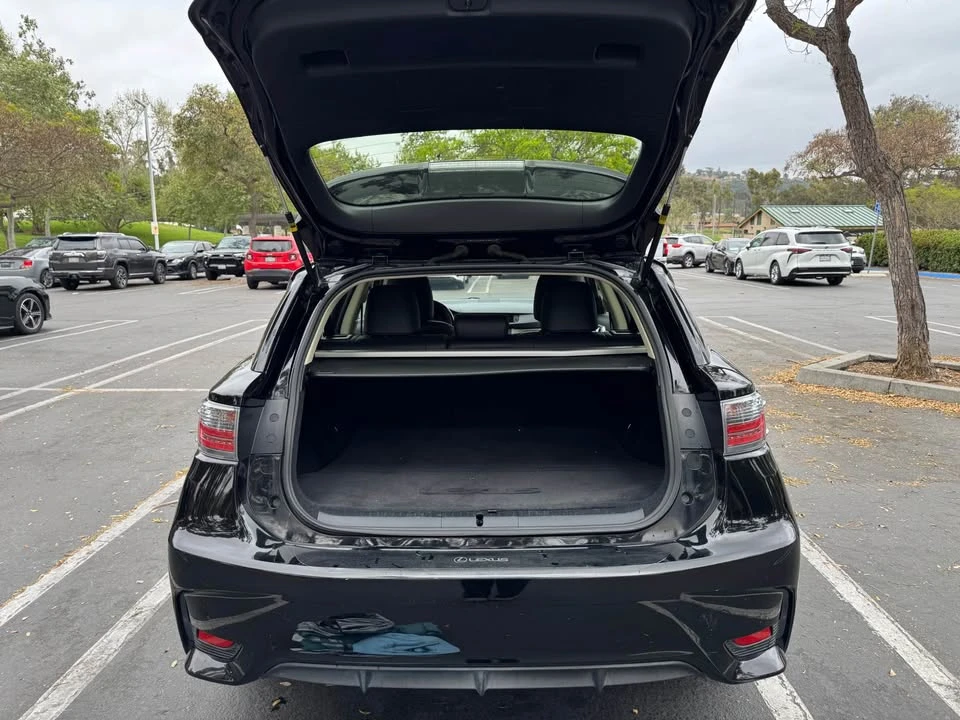2015 Lexus CT - Image 11 of 13