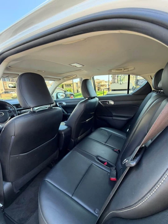 2015 Lexus CT - Image 7 of 10