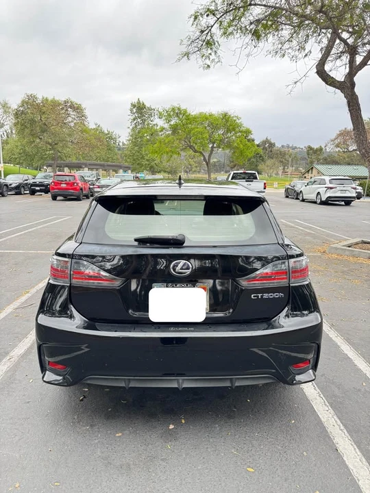 2015 Lexus CT - Image 2 of 13