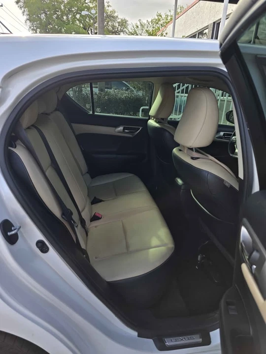 2015 Lexus CT - Image 5 of 7