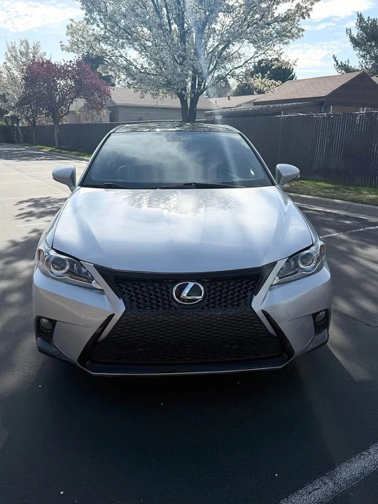 2015 Lexus CT - Image 2 of 12