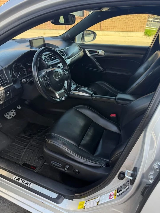 2015 Lexus CT - Image 11 of 12