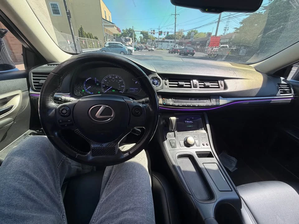 2015 Lexus CT - Image 9 of 10