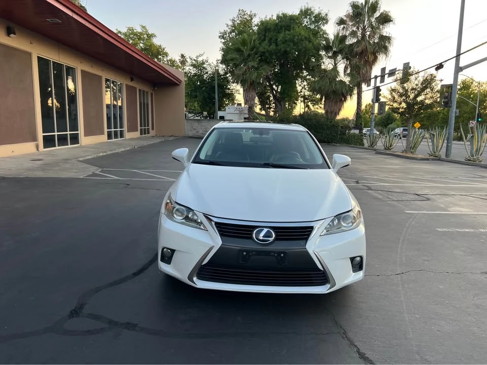 2015 Lexus CT - Image 8 of 18