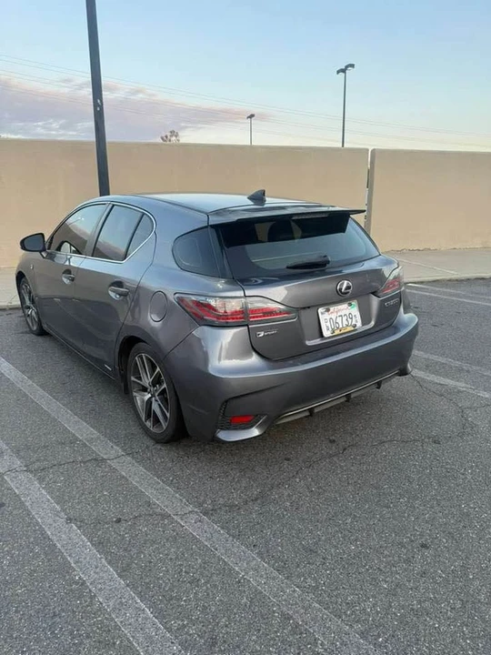 2015 Lexus CT - Image 2 of 16