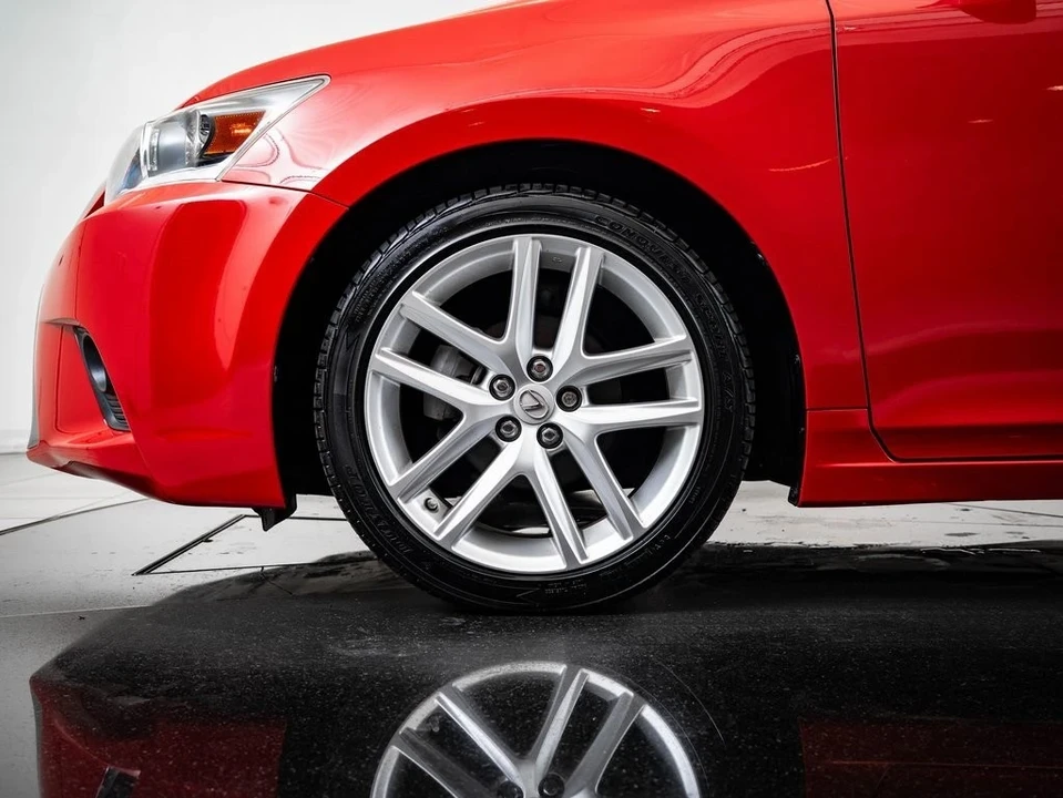 2015 Lexus CT - Image 13 of 21
