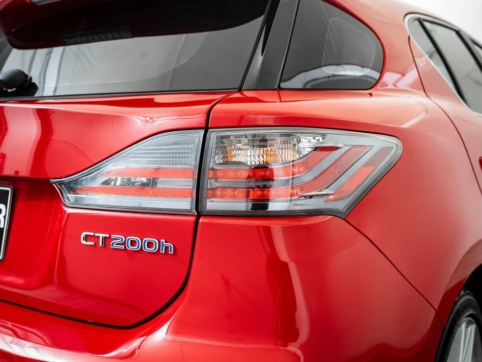 2015 Lexus CT - Image 9 of 21