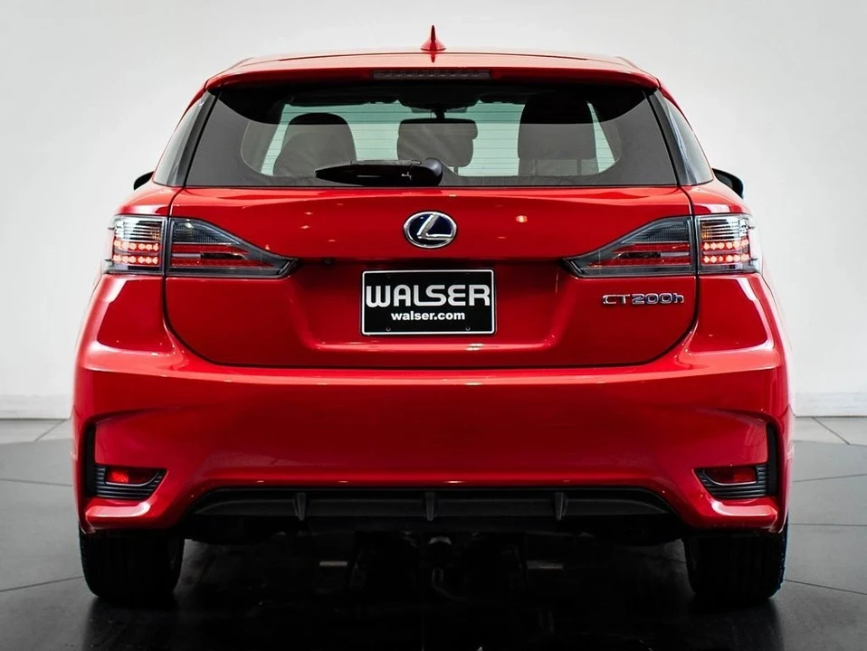2015 Lexus CT - Image 10 of 21