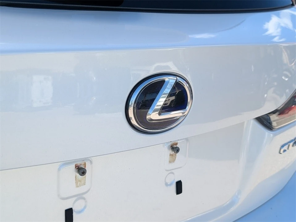2015 Lexus CT - Image 14 of 21