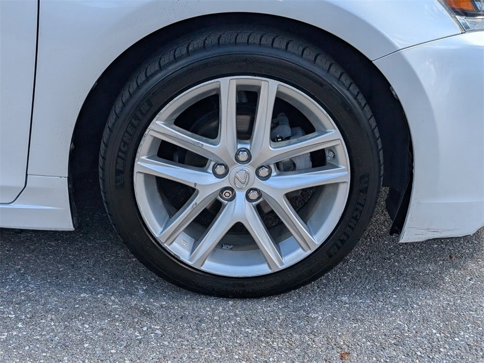 2015 Lexus CT - Image 9 of 21