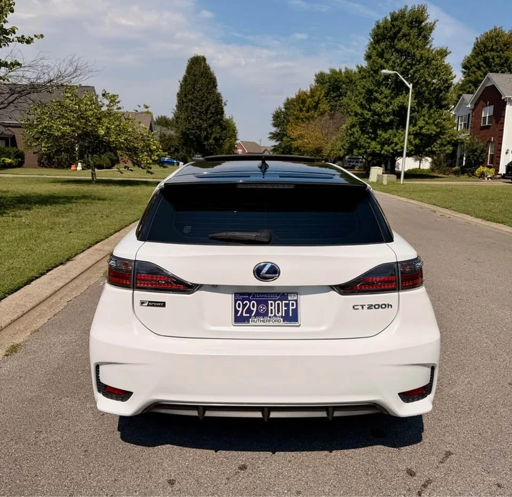 2015 Lexus CT - Image 11 of 20