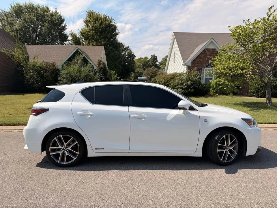 2015 Lexus CT - Image 9 of 20