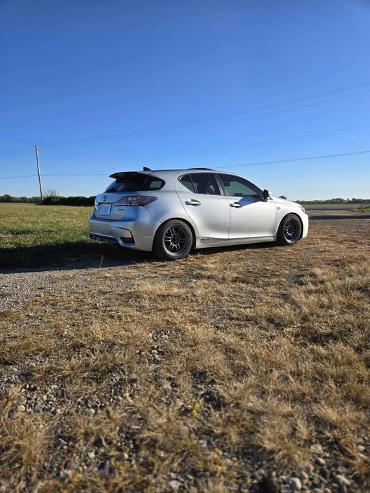 2015 Lexus CT - Image 2 of 14