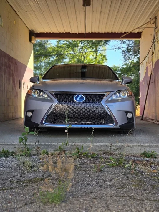 2015 Lexus CT - Image 9 of 14