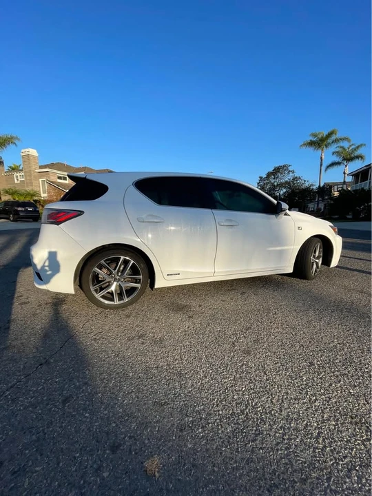 2015 Lexus CT - Image 4 of 17