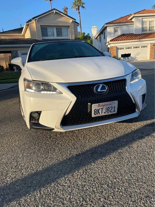 2015 Lexus CT - Image 2 of 17