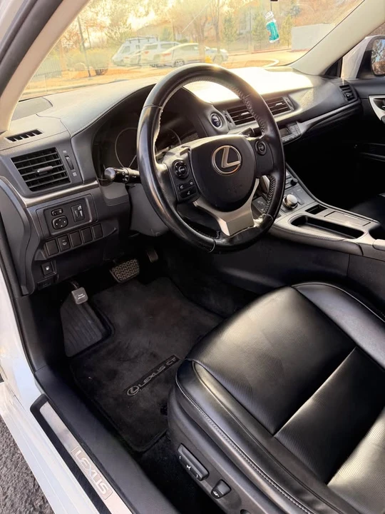 2015 Lexus CT - Image 7 of 11