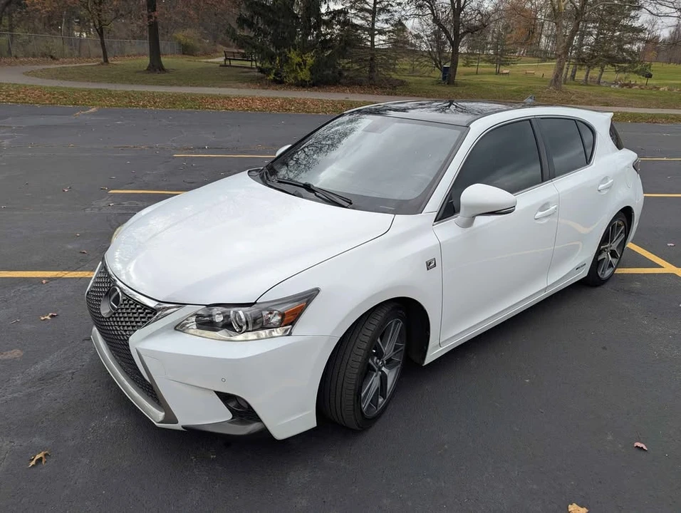 2015 Lexus CT - Image 12 of 17