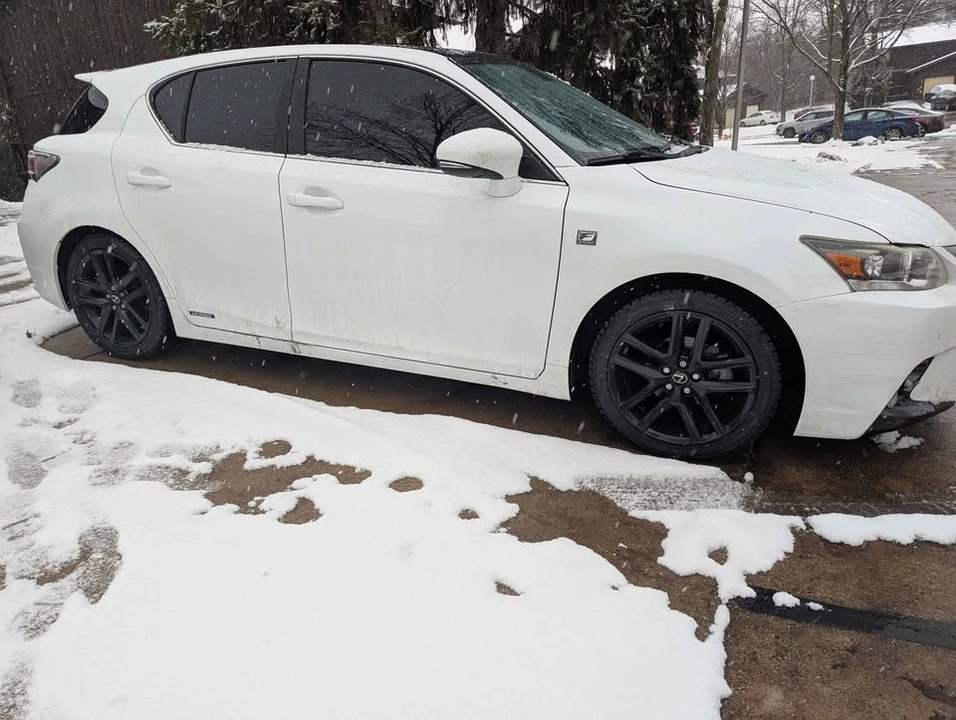 2015 Lexus CT - Image 16 of 17