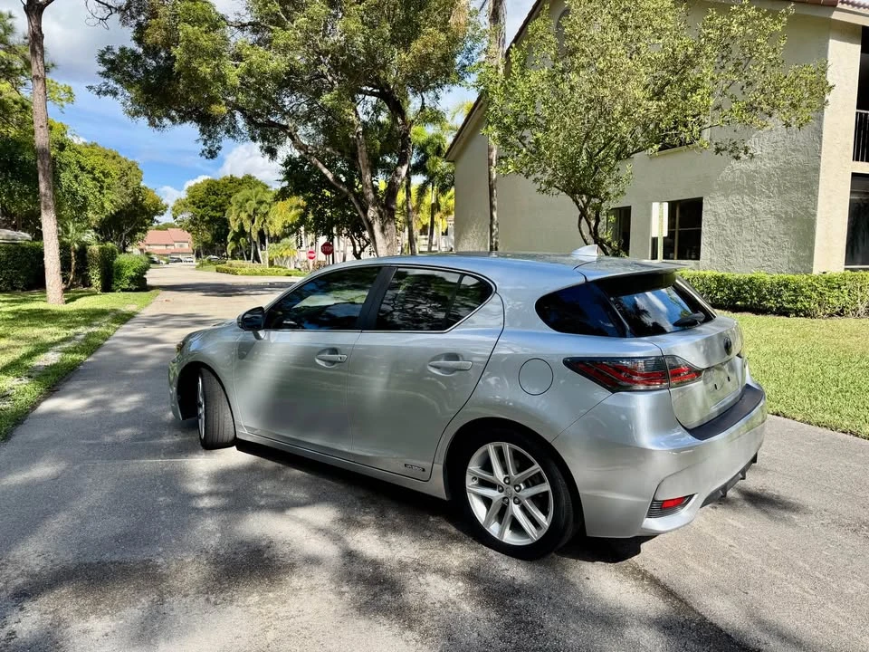 2015 Lexus CT - Image 4 of 15