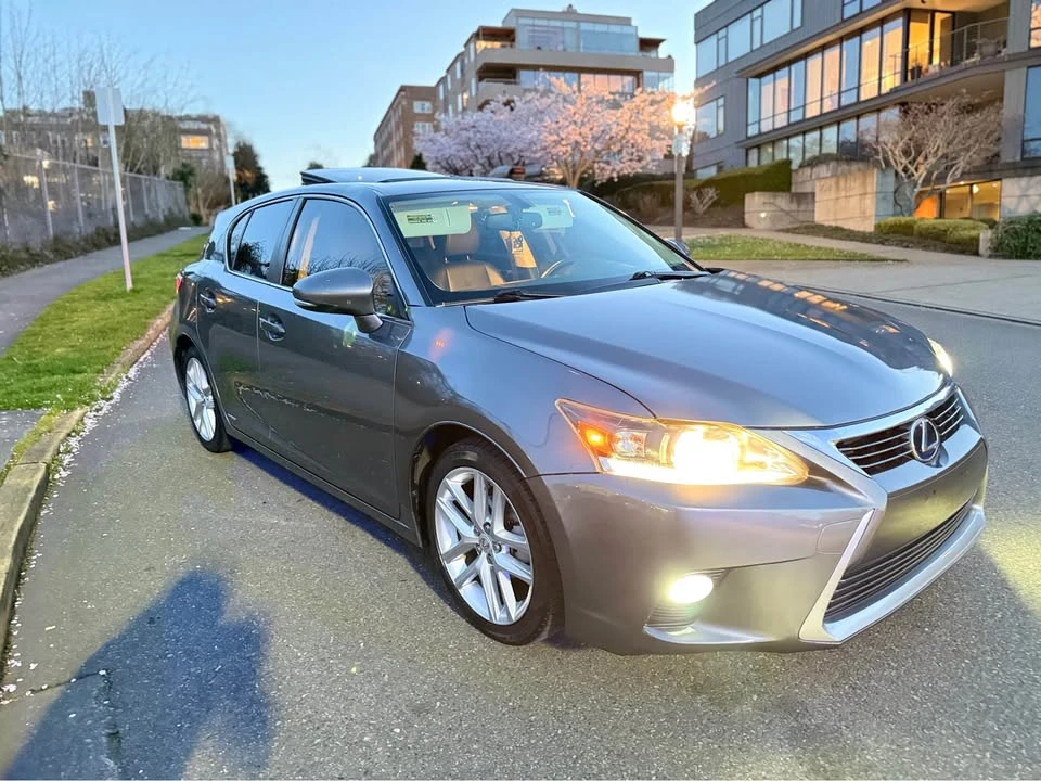 2015 Lexus CT - Image 2 of 15