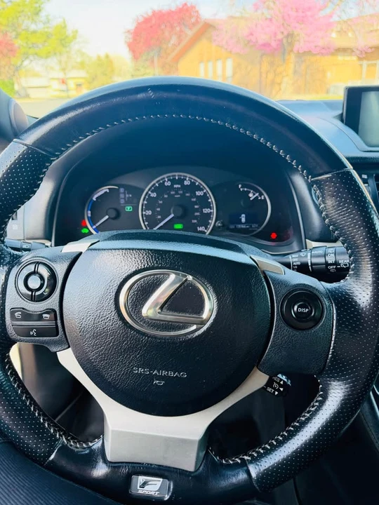 2015 Lexus CT - Image 10 of 13