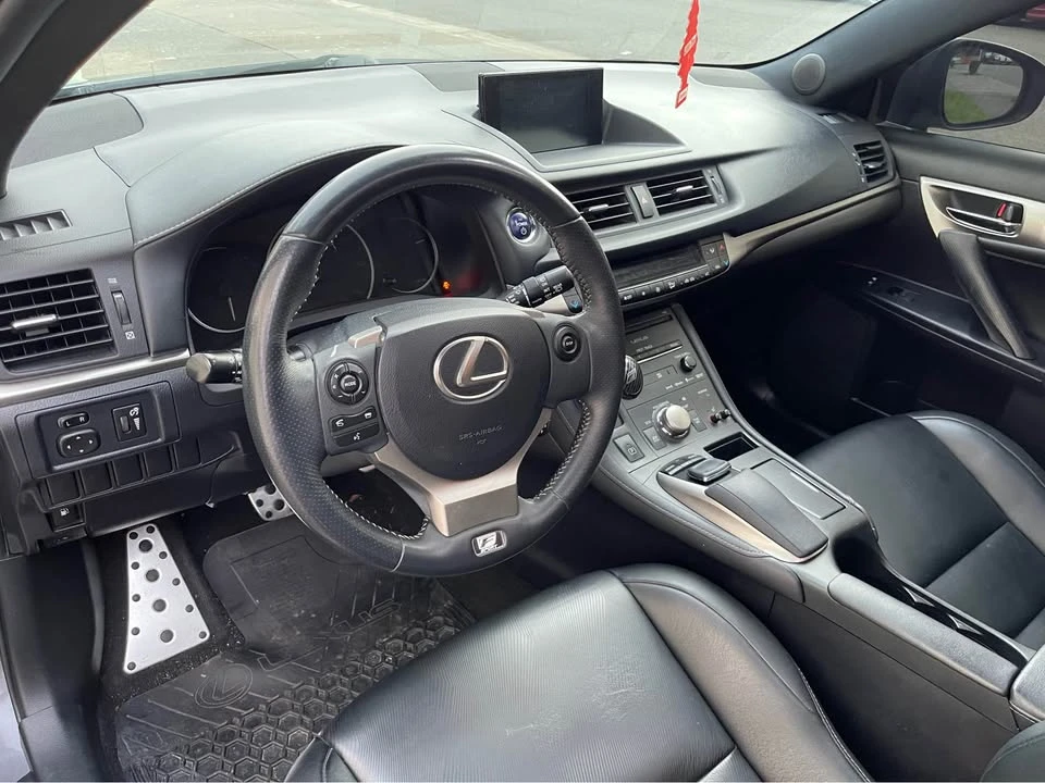 2015 Lexus CT - Image 8 of 14