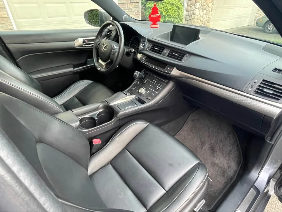 2015 Lexus CT - Image 9 of 14