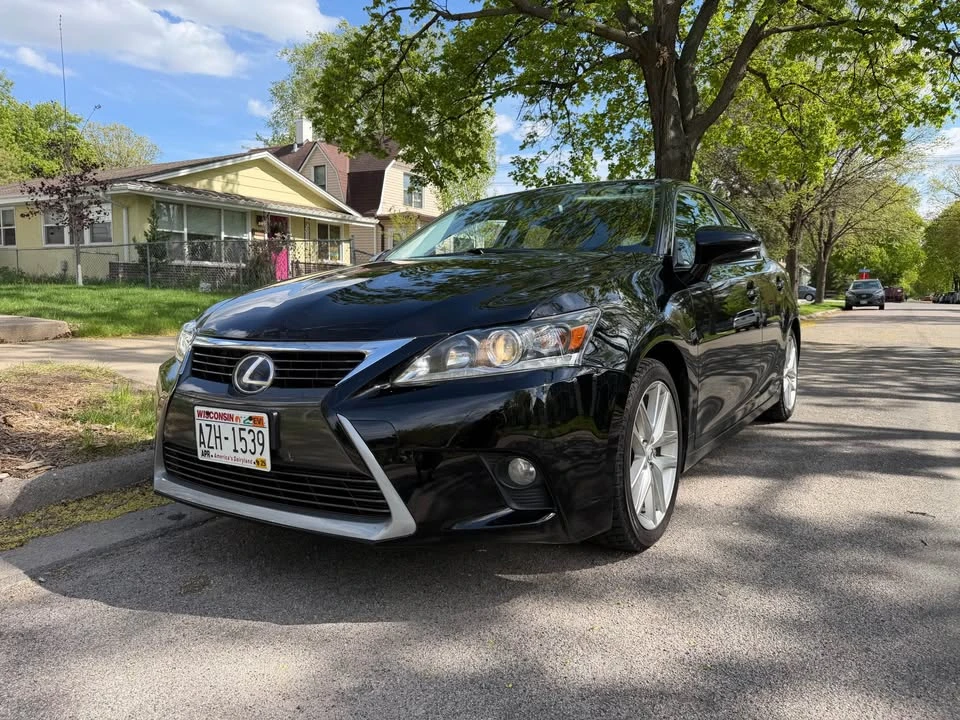 2015 Lexus CT - Image 2 of 10